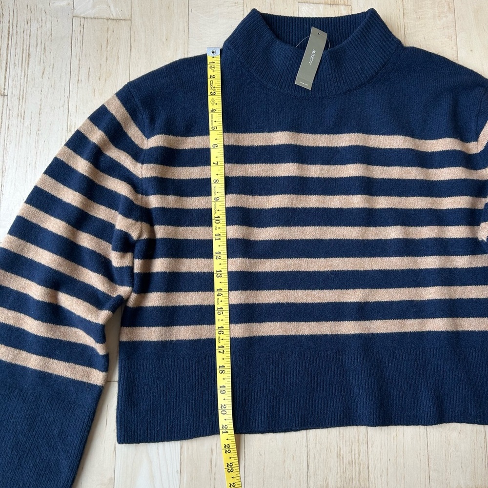 J. Crew Women’s Chunky Crewneck Sweater in Supersoft Yarn Navy/Camel Large NWT - Picture 10 of 16